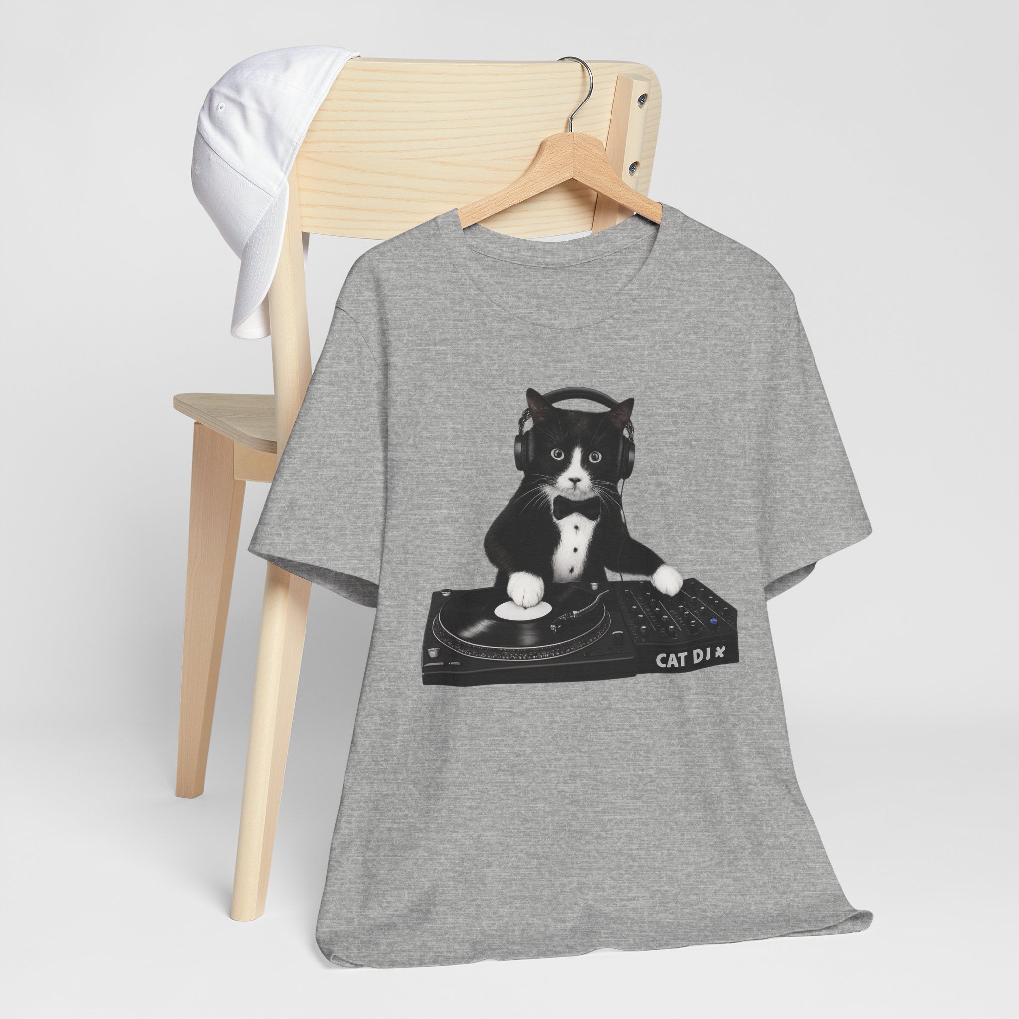 Cat DJ T-Shirt – Cute Kitty DJ Turntable Graphic Tee