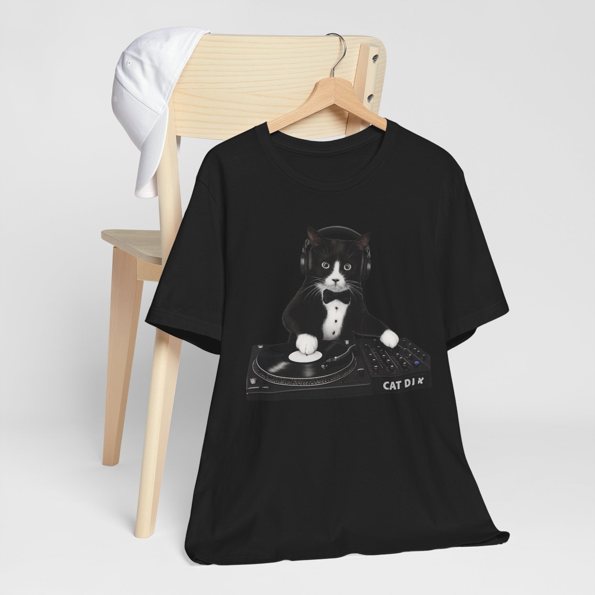 Cat DJ T-Shirt – Cute Kitty DJ Turntable Graphic Tee